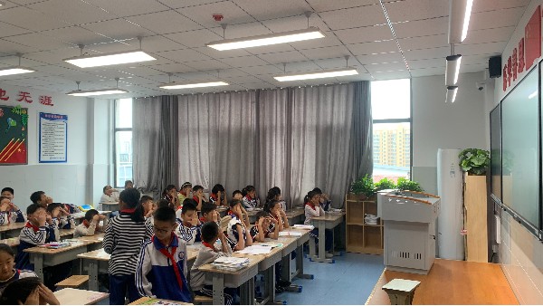 維格教育照明|新國標引領護眼新時代，給<i style='color:red'>孩子</i>看得見的安全感